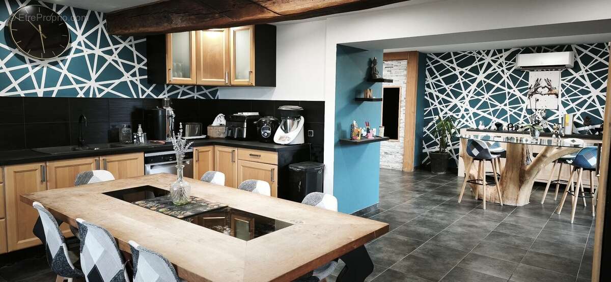 Belle maison en pierre rénovée - 163 m² habitables avec piscine et dépendances - photo 2