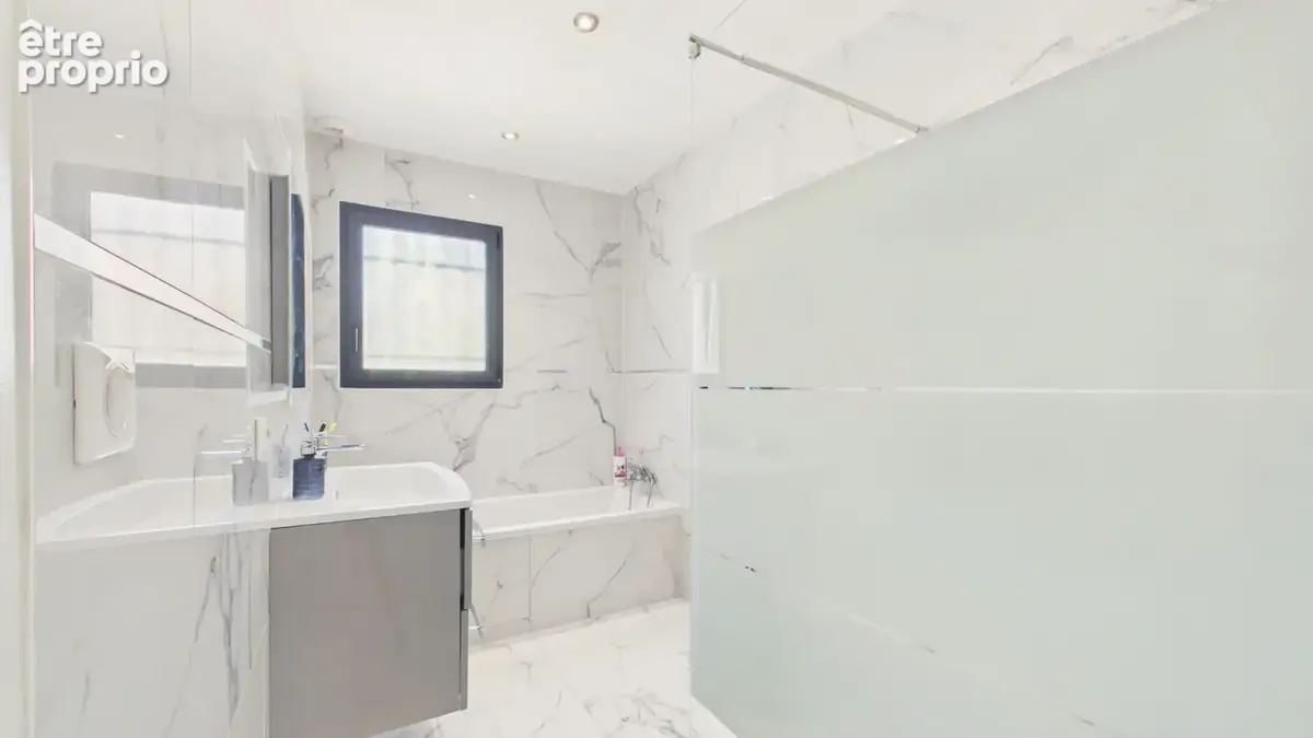 Maison re 2020 de plain pied de 152 m² avec piscine et pool house - photo 18
