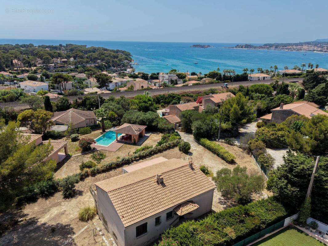 Maison individuelle avec vue mer a vendre quartier de la morvenede a sanary - cote d'azur - photo 2