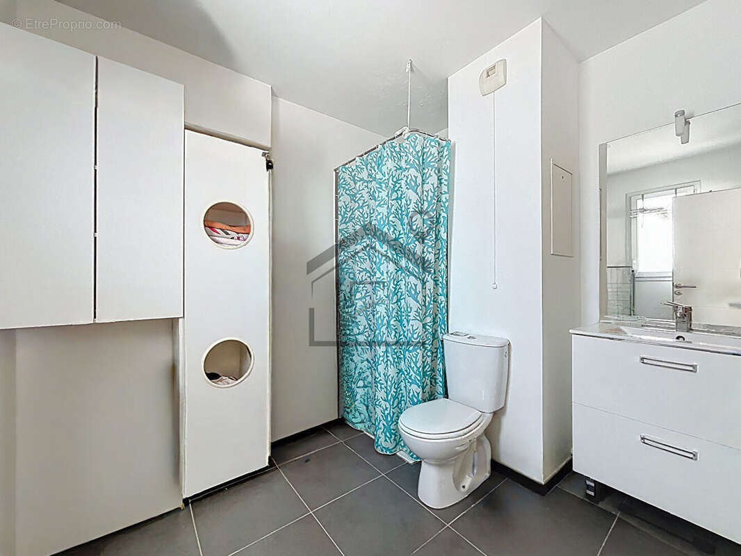 Appartement 42 m² à Vitrolles  - photo 5