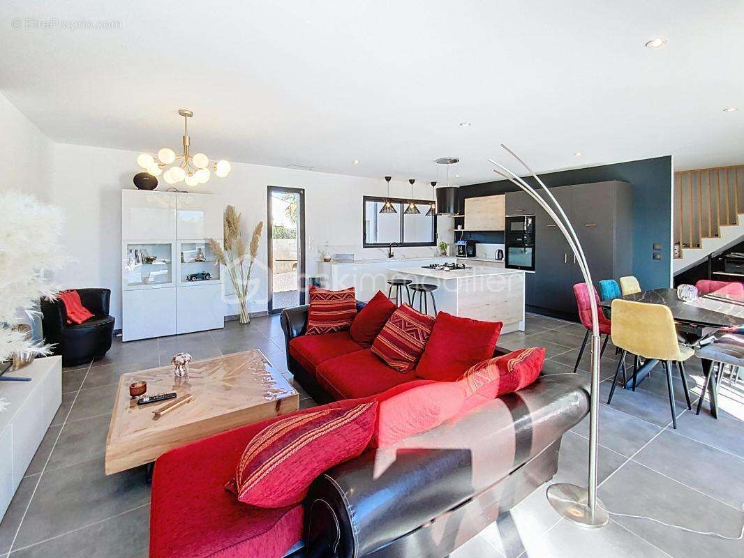 Maison à CUXAC-D&#039;AUDE