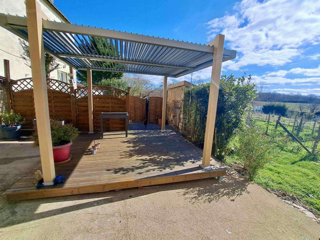 Maison à LE VIGEANT