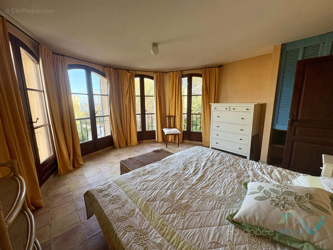 Maison à HYERES