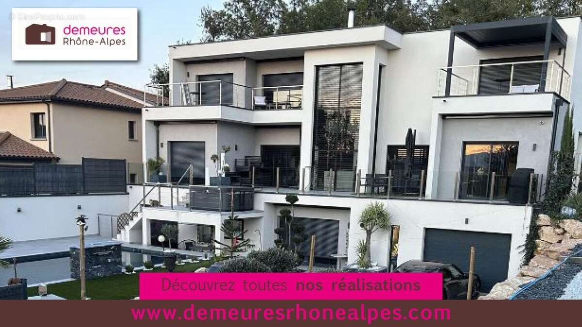 Terrain à CLONAS-SUR-VAREZE