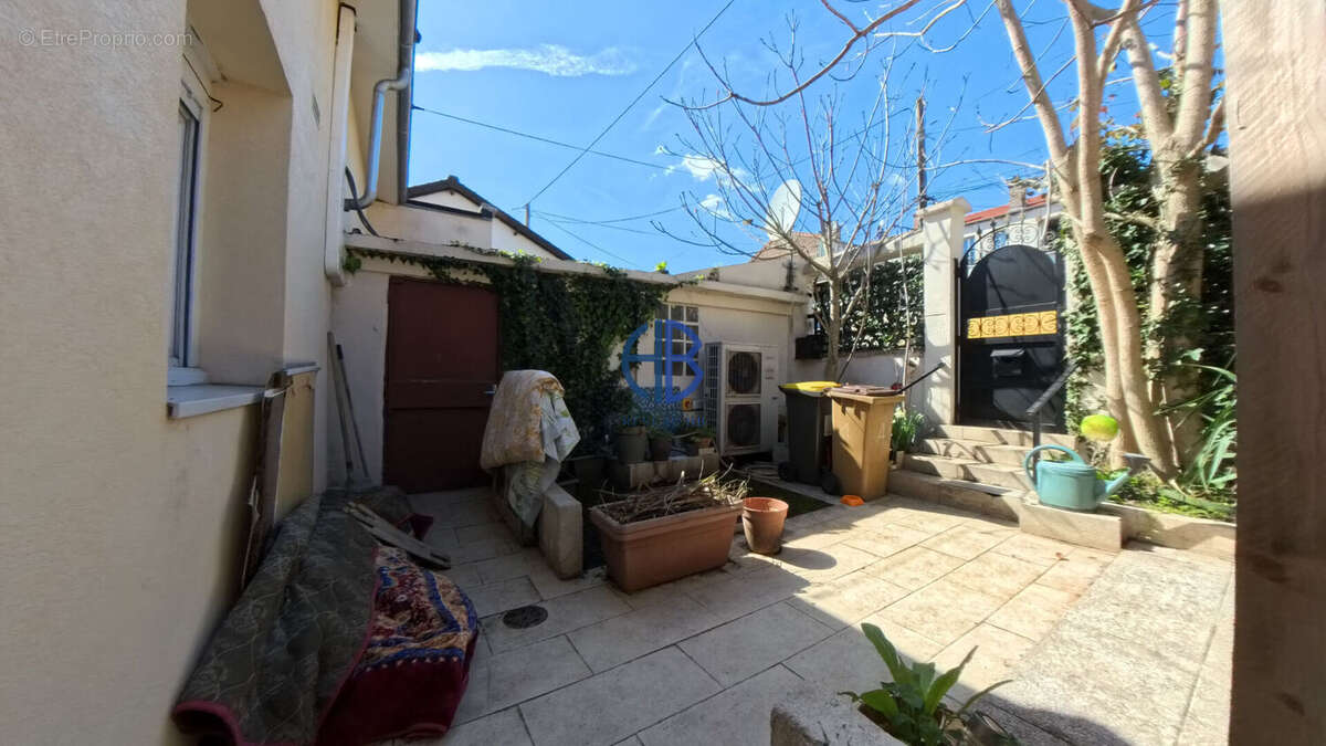 Maison à LA COURNEUVE