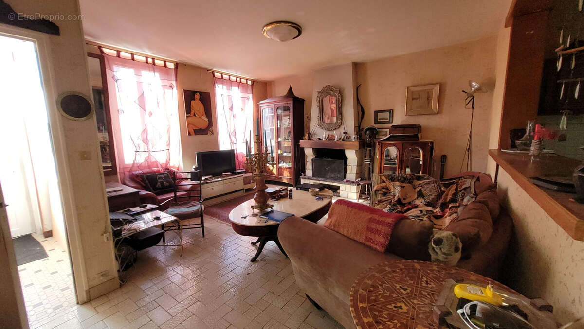 Maison à MORTAGNE-SUR-GIRONDE