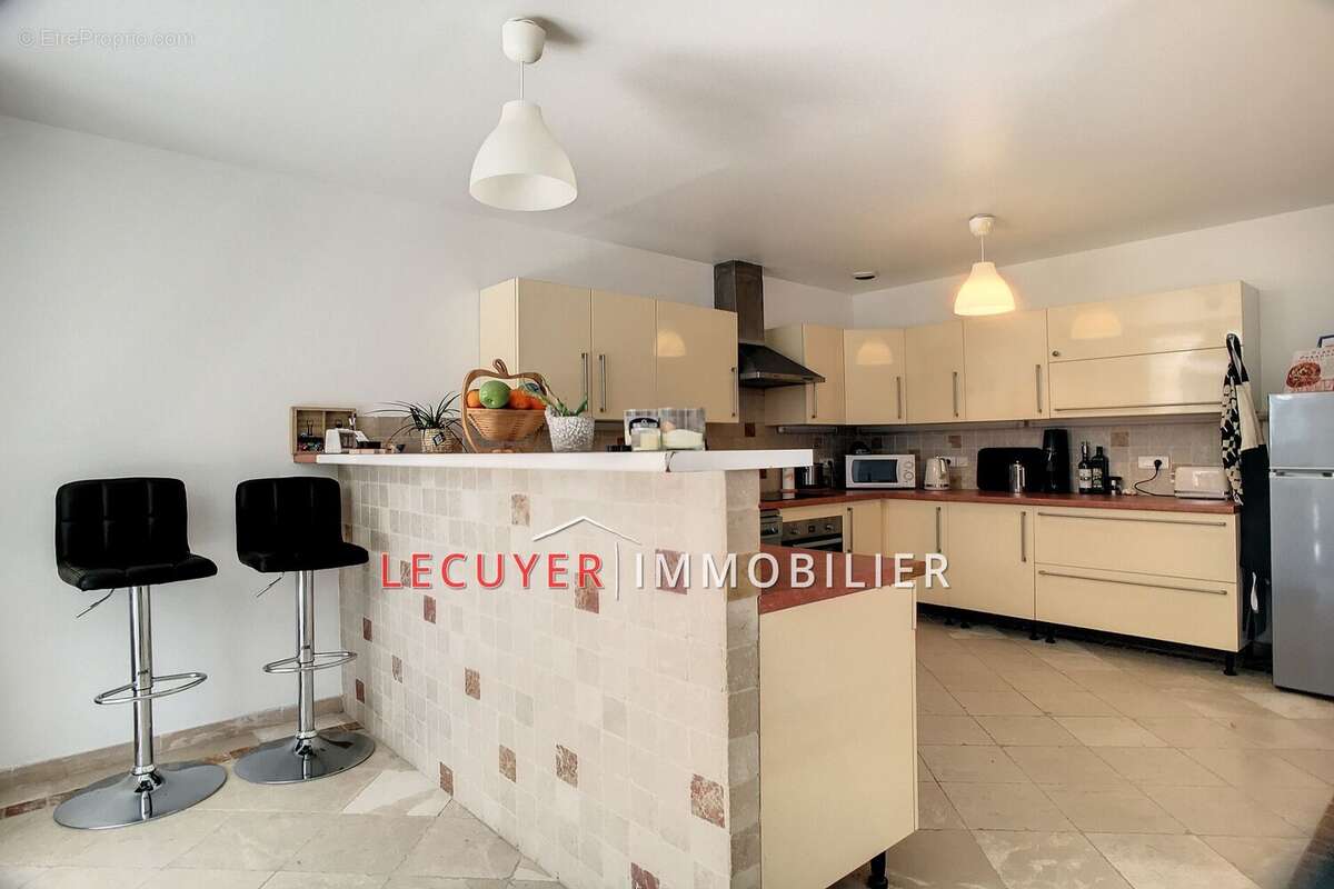 Appartement à VALLAURIS