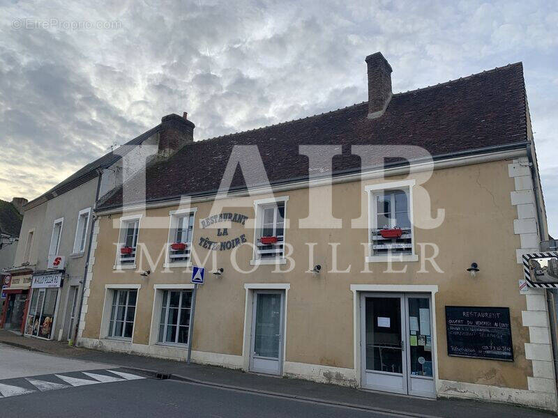 Commerce à SAINT-GERMAIN-DE-LA-COUDRE