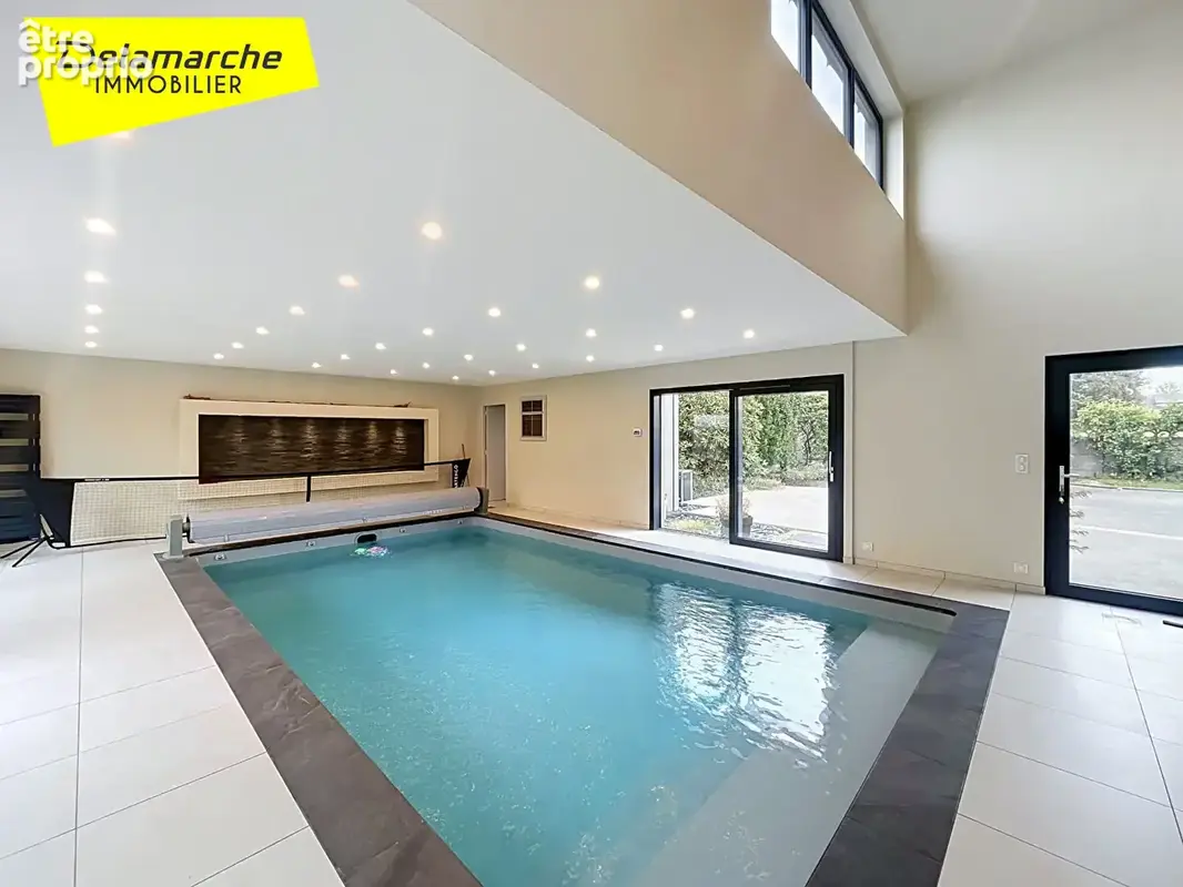 Propriété 7 pièces 5 chambres  avec piscine couverte  dépendances et terrain à Grandparigny (50600) - photo 2