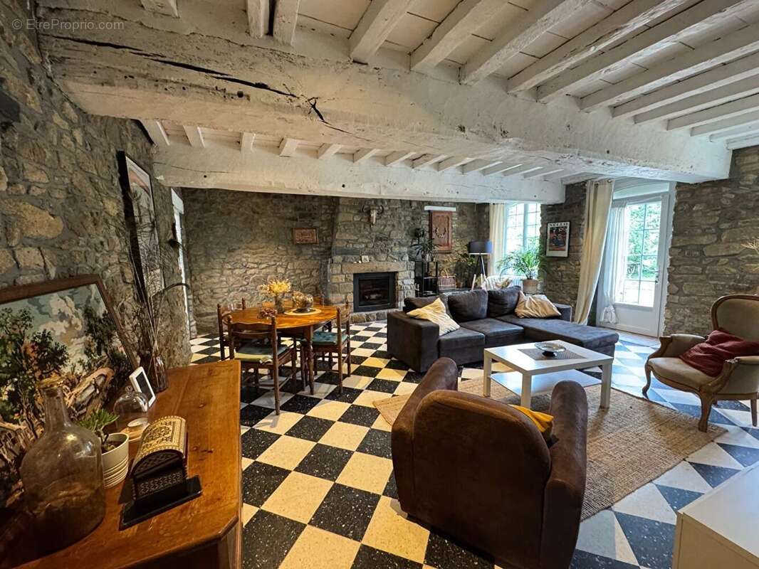 Maison à LOUVIGNE-DE-BAIS