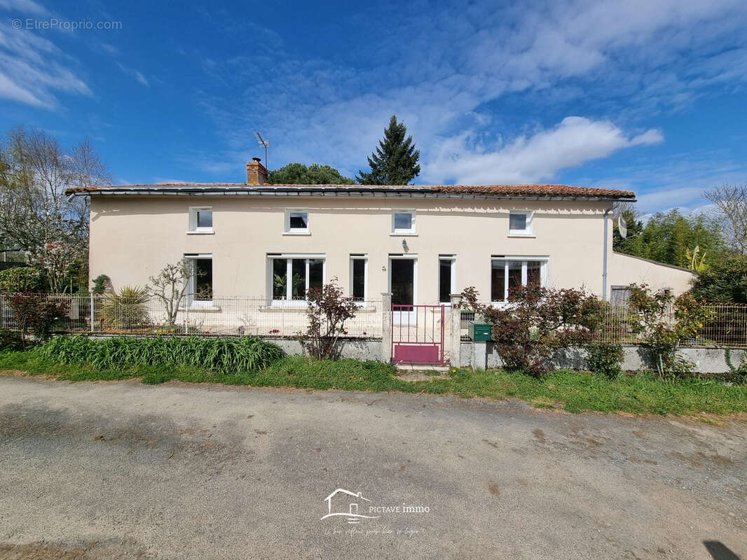 Maison à SAINT-MARTIN-DU-FOUILLOUX