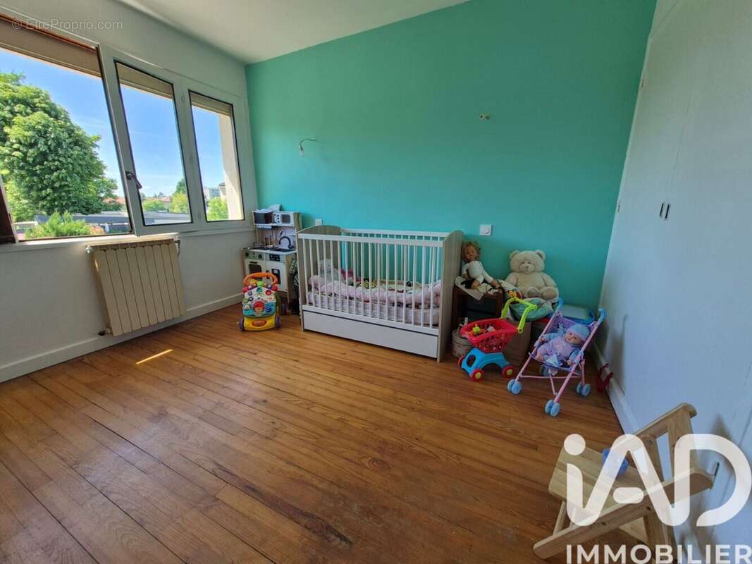 Maison 104 m² à Romans-Sur-Isere  - photo 5