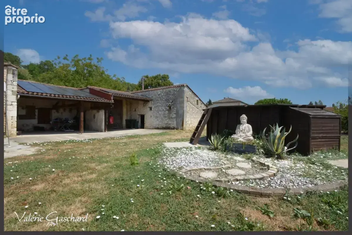 Maison en pierre de caractère (235 m²) – Dépendances, Jardin & Piscine à  SAINT ANTOINE DE BREUILH (24) - photo 13
