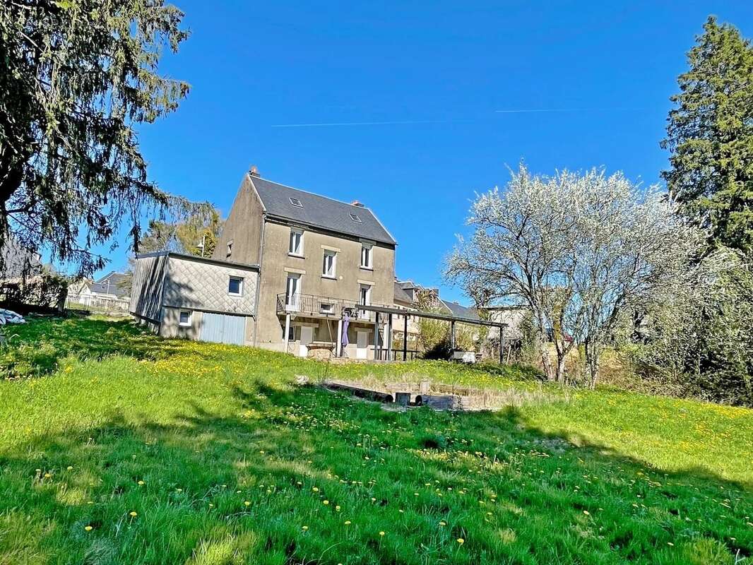 Maison à MONTSAUCHE-LES-SETTONS