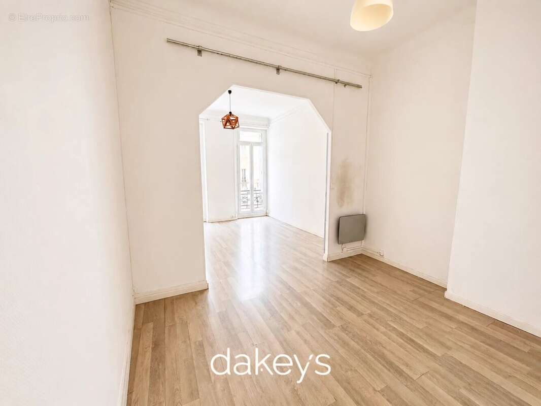 Appartement à MARSEILLE-6E