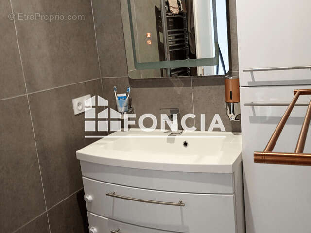 Appartement à SAINT-PIERRE-DU-PERRAY