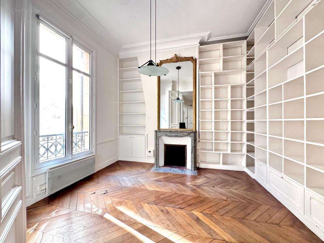 Commerce à PARIS-1E
