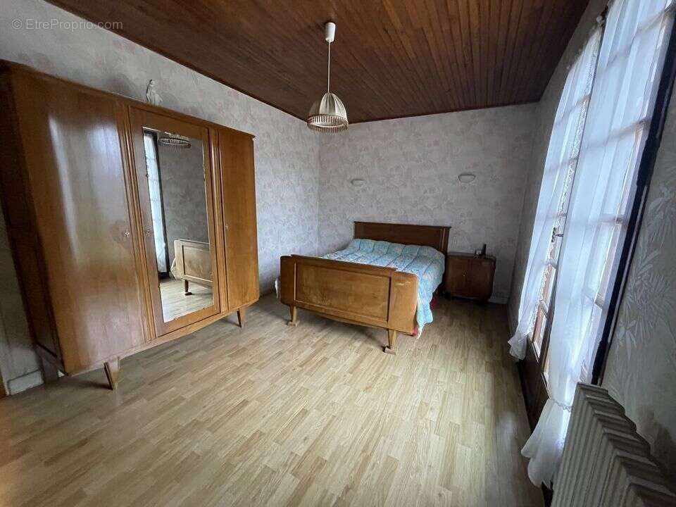 Maison à BRENNES