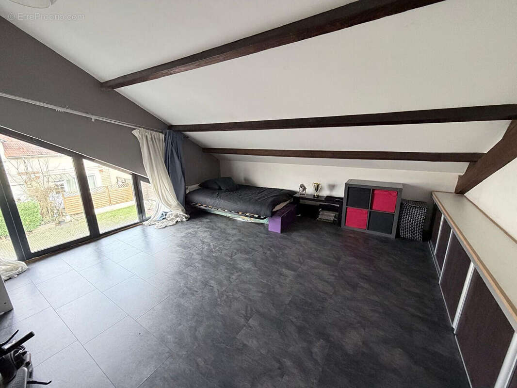 LOFT ATYPIQUE 117 m² Centre-ville Champigny - photo 10