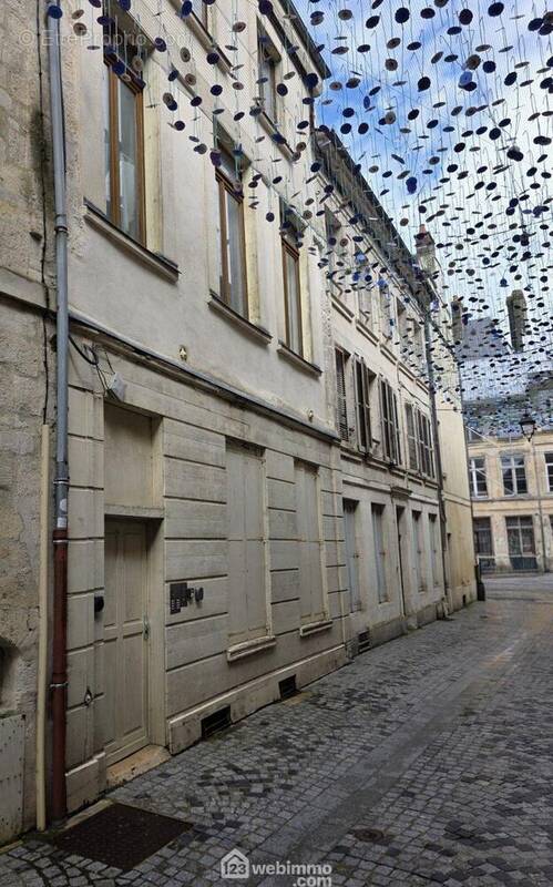 Au c½ur du centre historique de Laon appartement de 27m² - Appartement à LAON