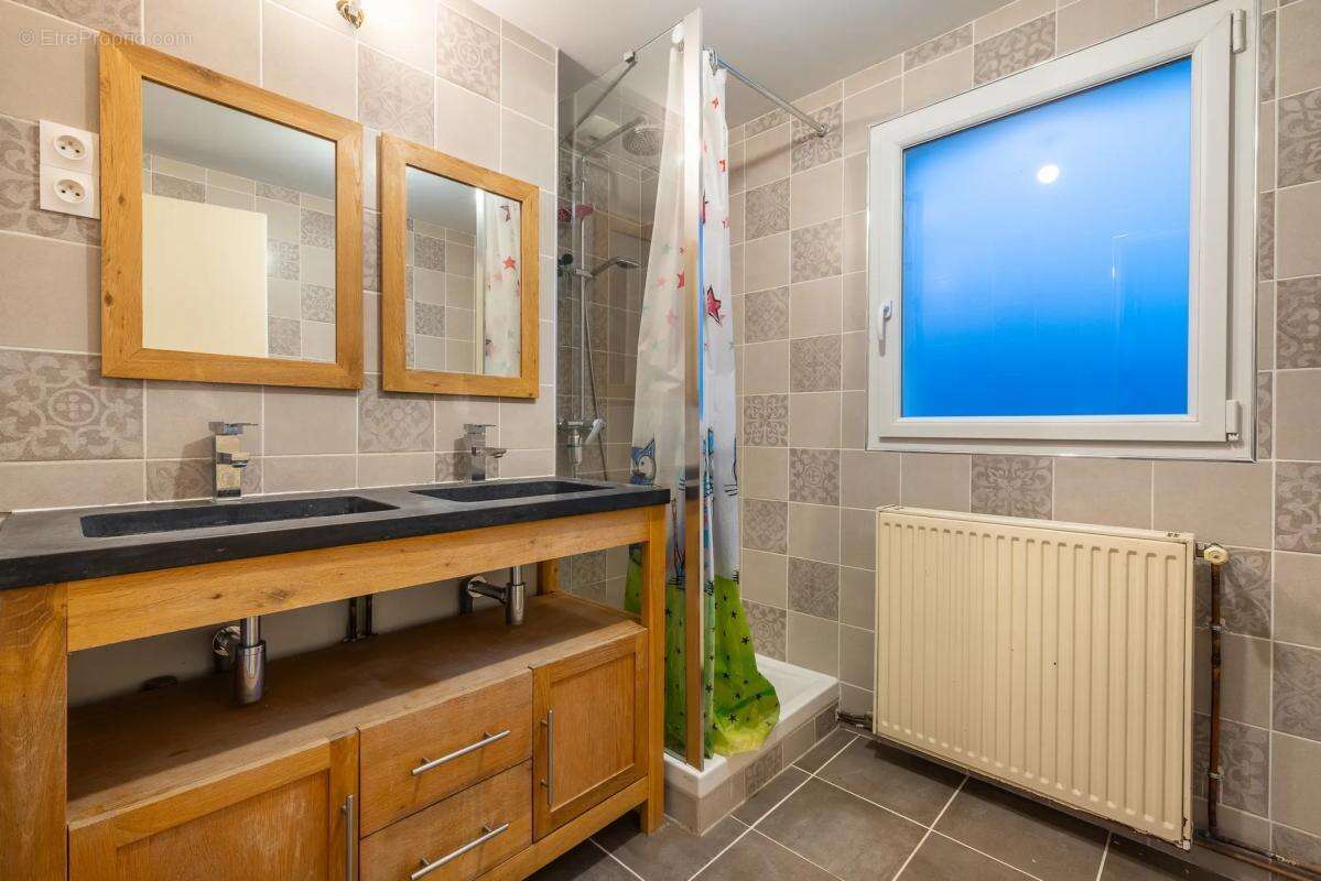 Maison à BURES-SUR-YVETTE