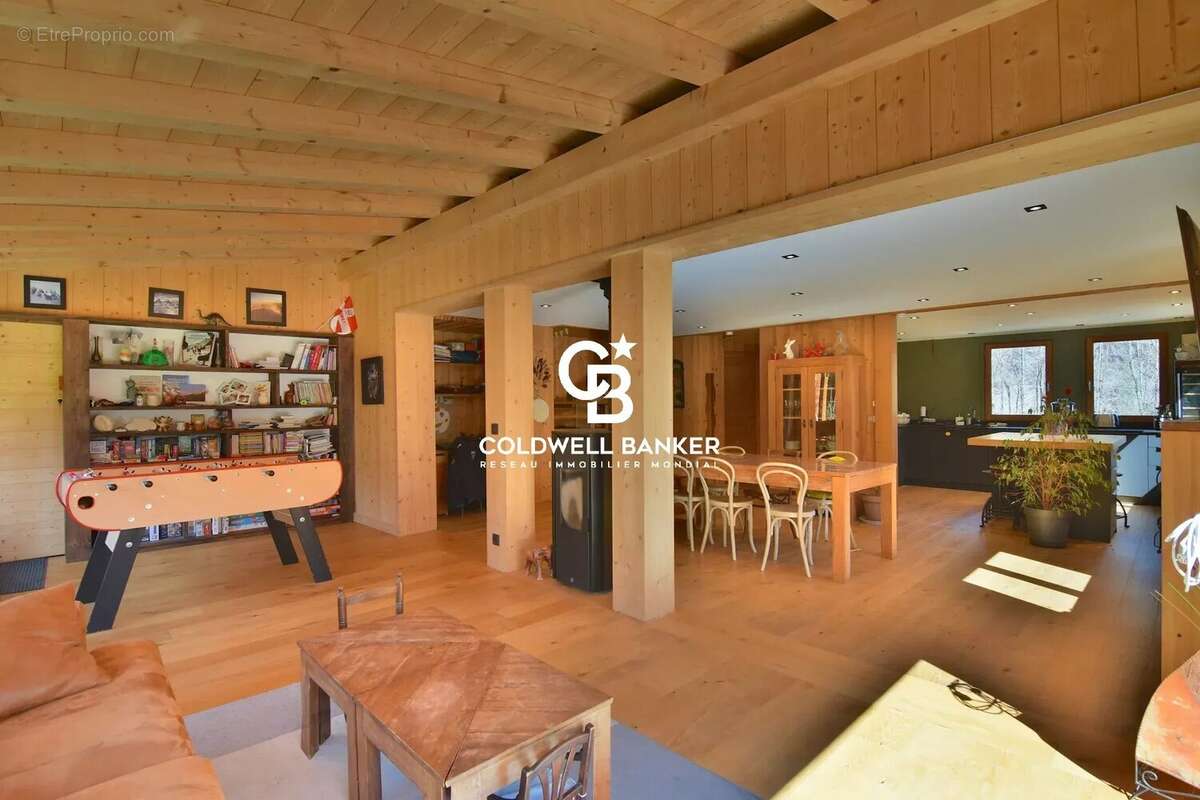 Propriété sur 2 niveaux avec 2 appartements - 153 m² - Les Houches - photo 3