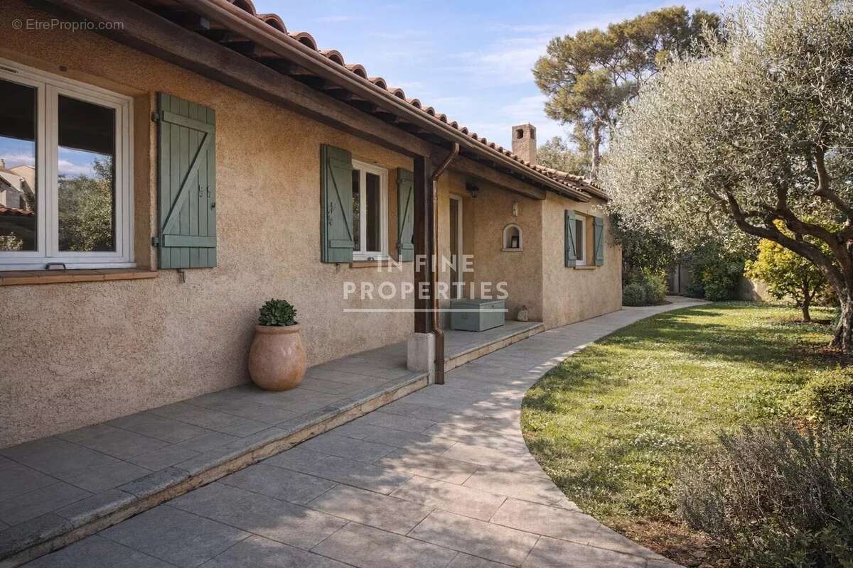 Maison à MOUANS-SARTOUX