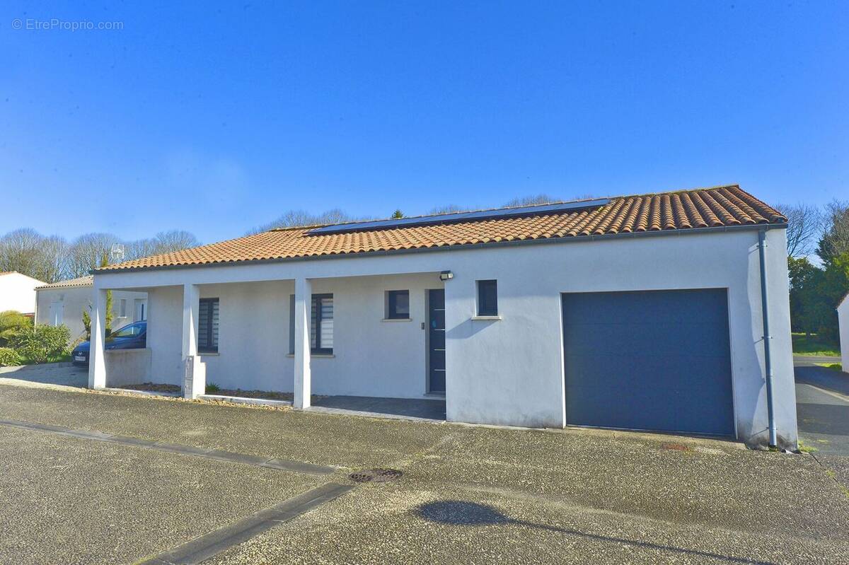 Maison à ARCES