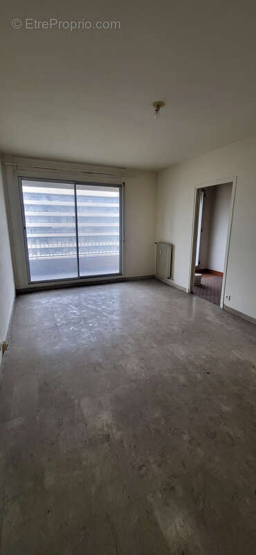 Appartement à MARSEILLE-5E