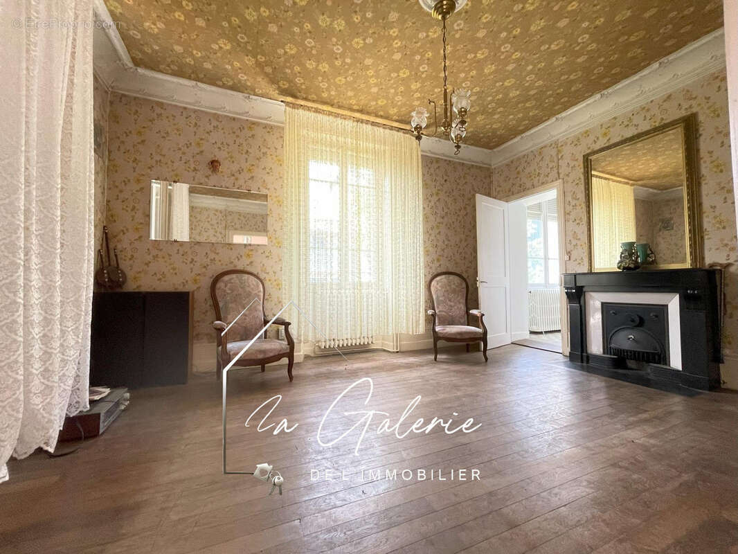 Maison à ECHIROLLES