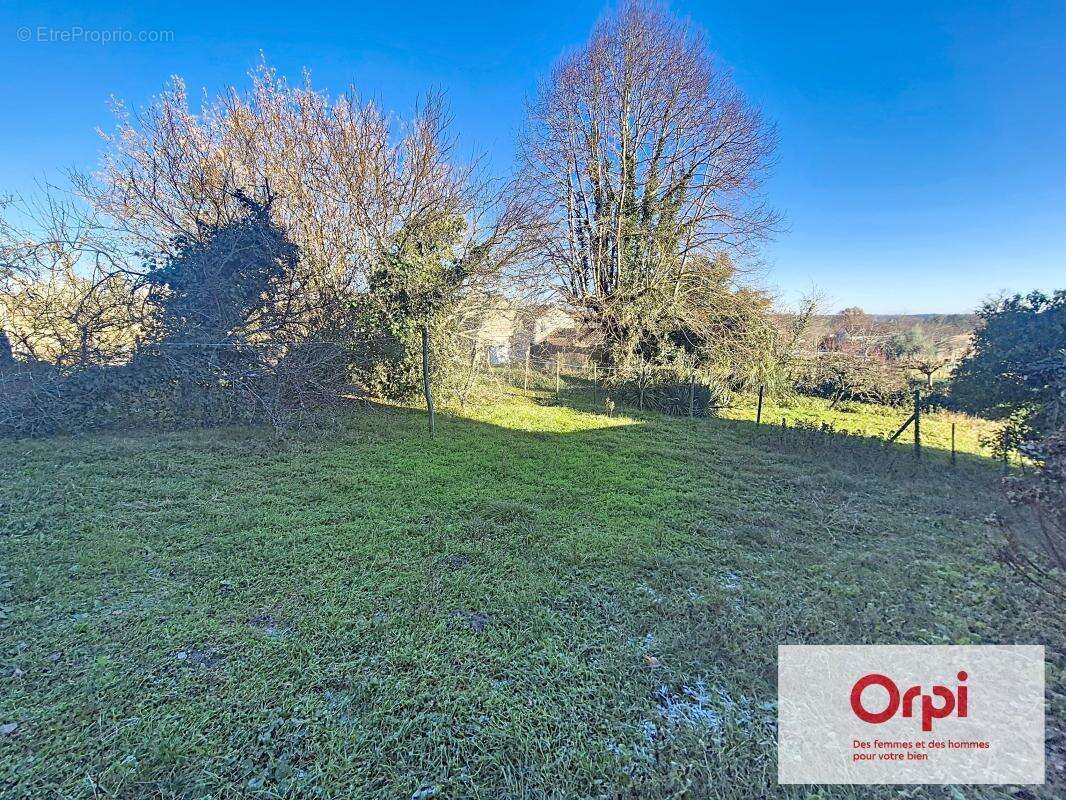 Maison à SAINT-RABIER