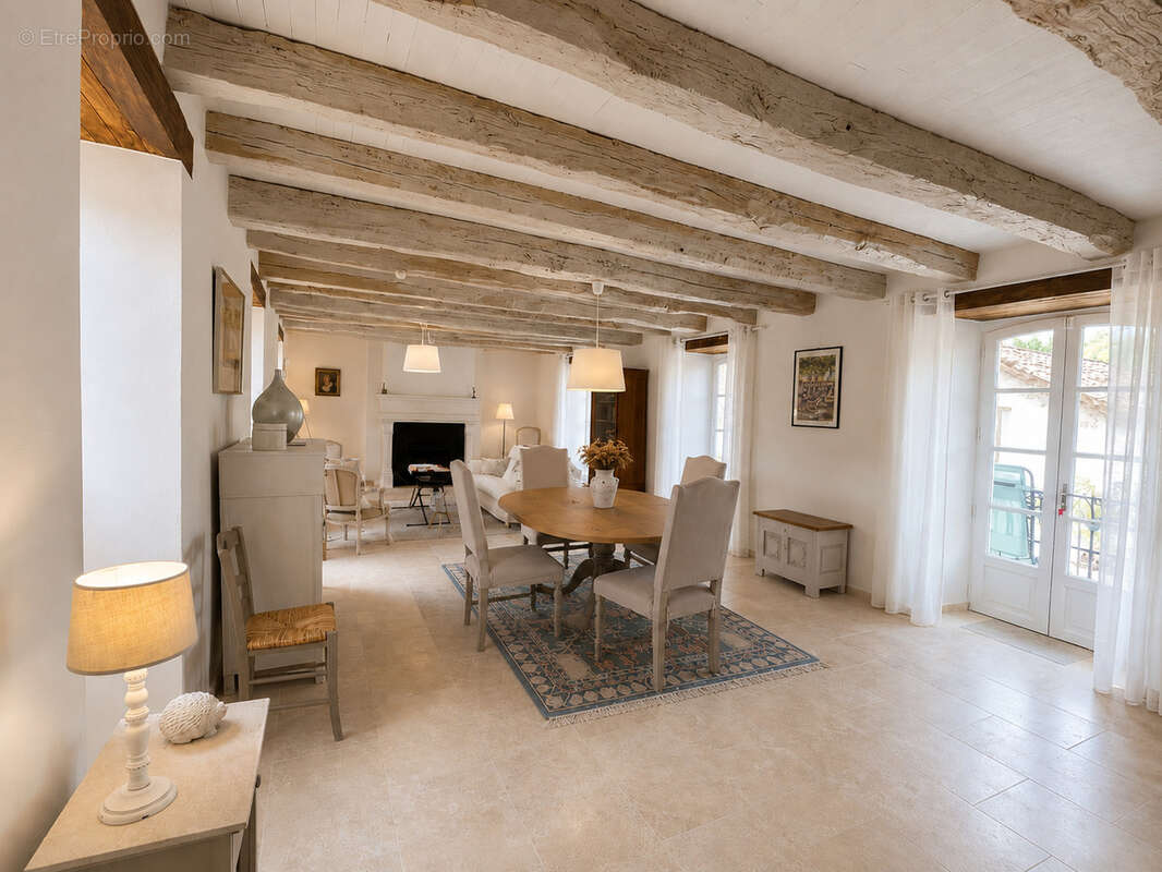 Maison à SAUVETERRE