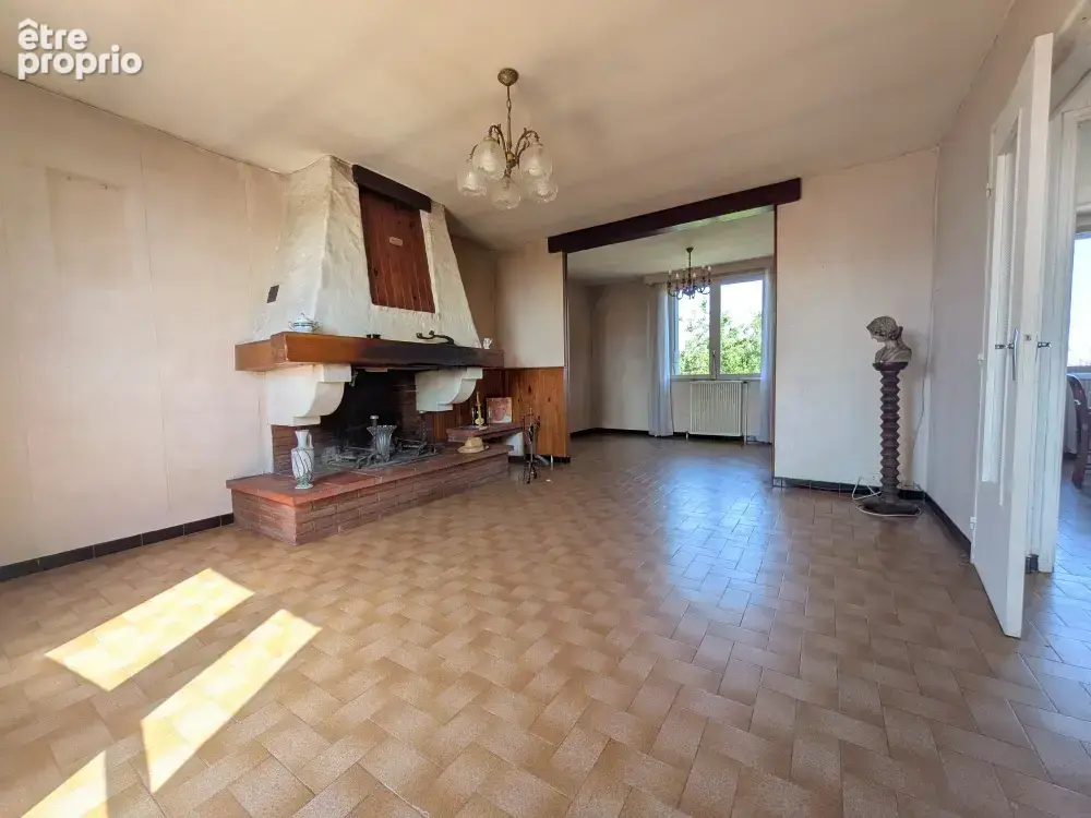Maison à étage avec combles et jardin autour - photo 3