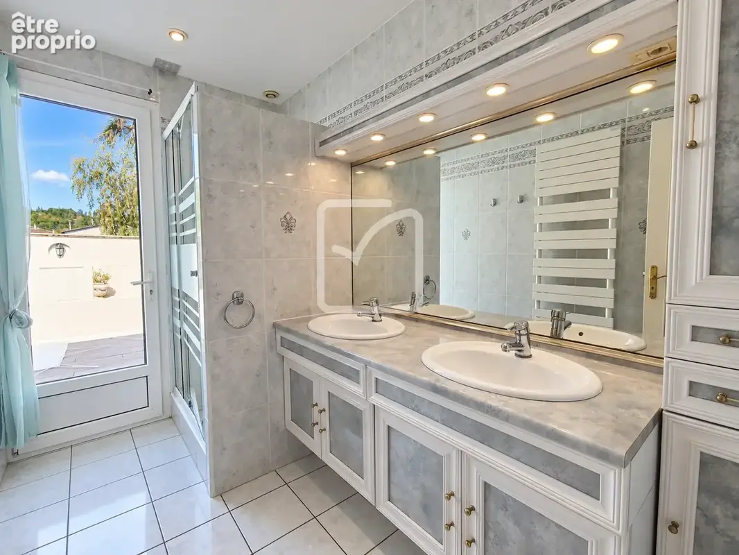 Maison de plain-pied avec 4 chambres, piscine, garage et jardin à Villeneuve-sur-Lot - photo 13
