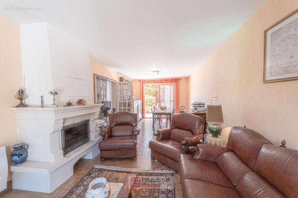 Maison à CHATEAUNEUF-SUR-CHARENTE