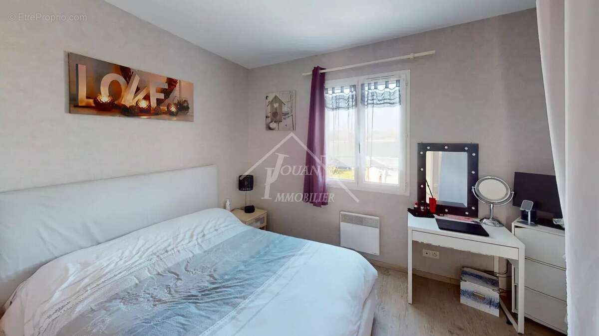 Maison à CHAREIL-CINTRAT