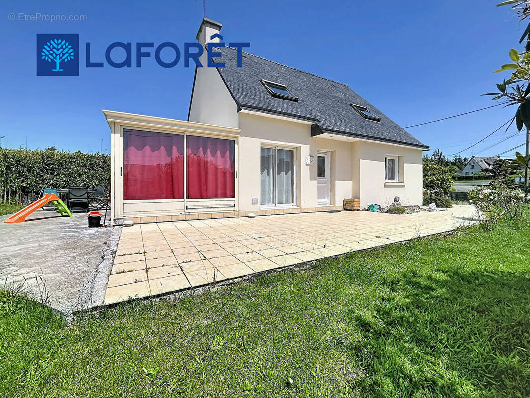 Maison à CLEGUEREC