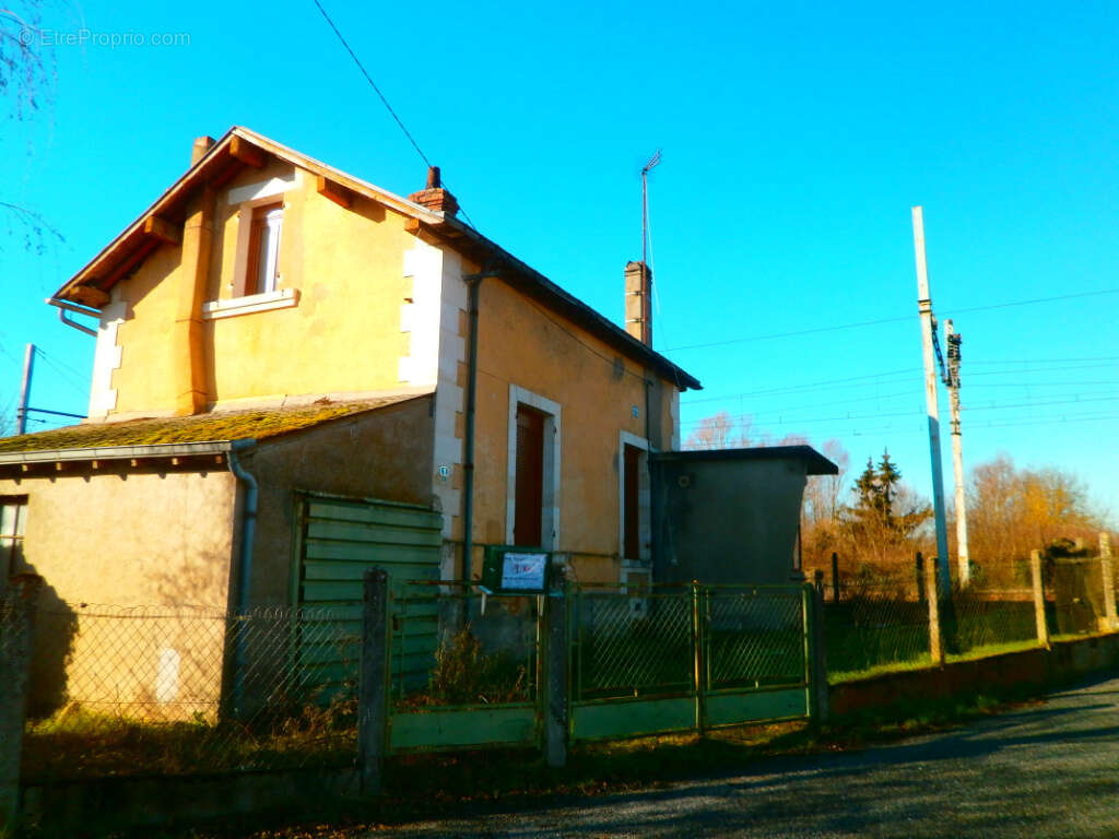 Maison 3 pieces + garage + jardin + puits - photo 5