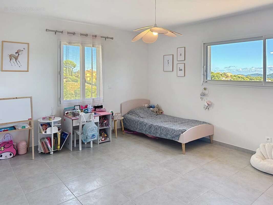 Maison à LES ADRETS-DE-L'ESTEREL