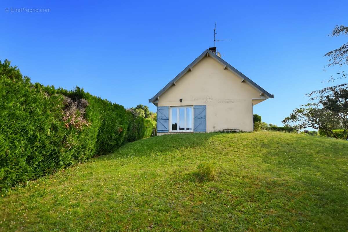 Maison sur sous-sol de 149 m2 avec 1840 m2 de terrain  à FARGES LES CHALON (71) - photo 23