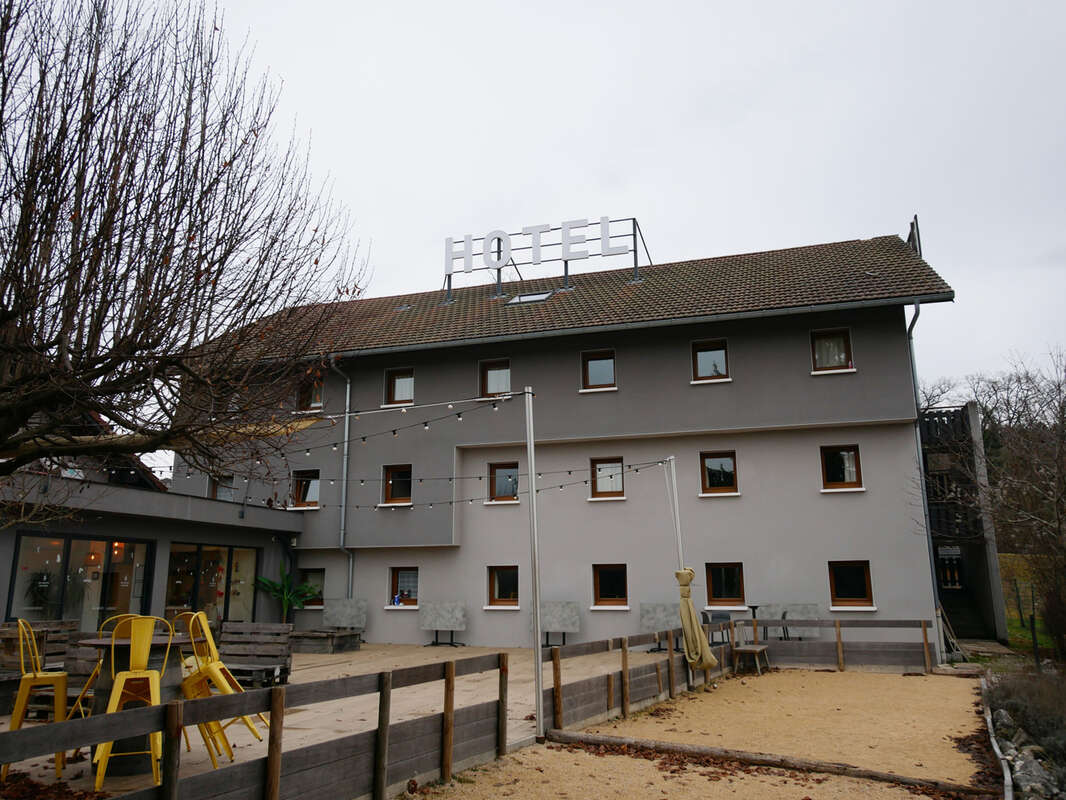 Commerce à VILLY-LE-PELLOUX