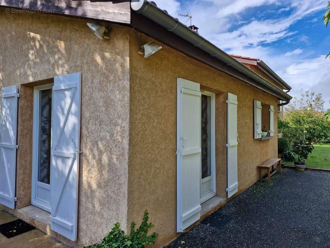 Maison à MONTMERLE-SUR-SAONE