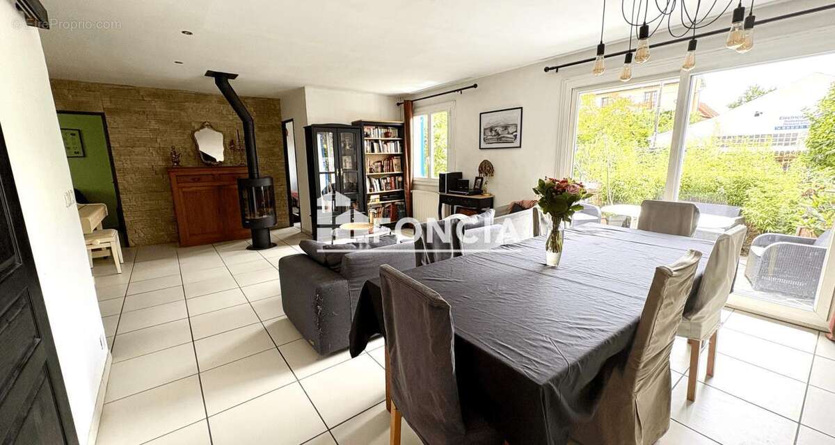 Maison à L'HAY-LES-ROSES