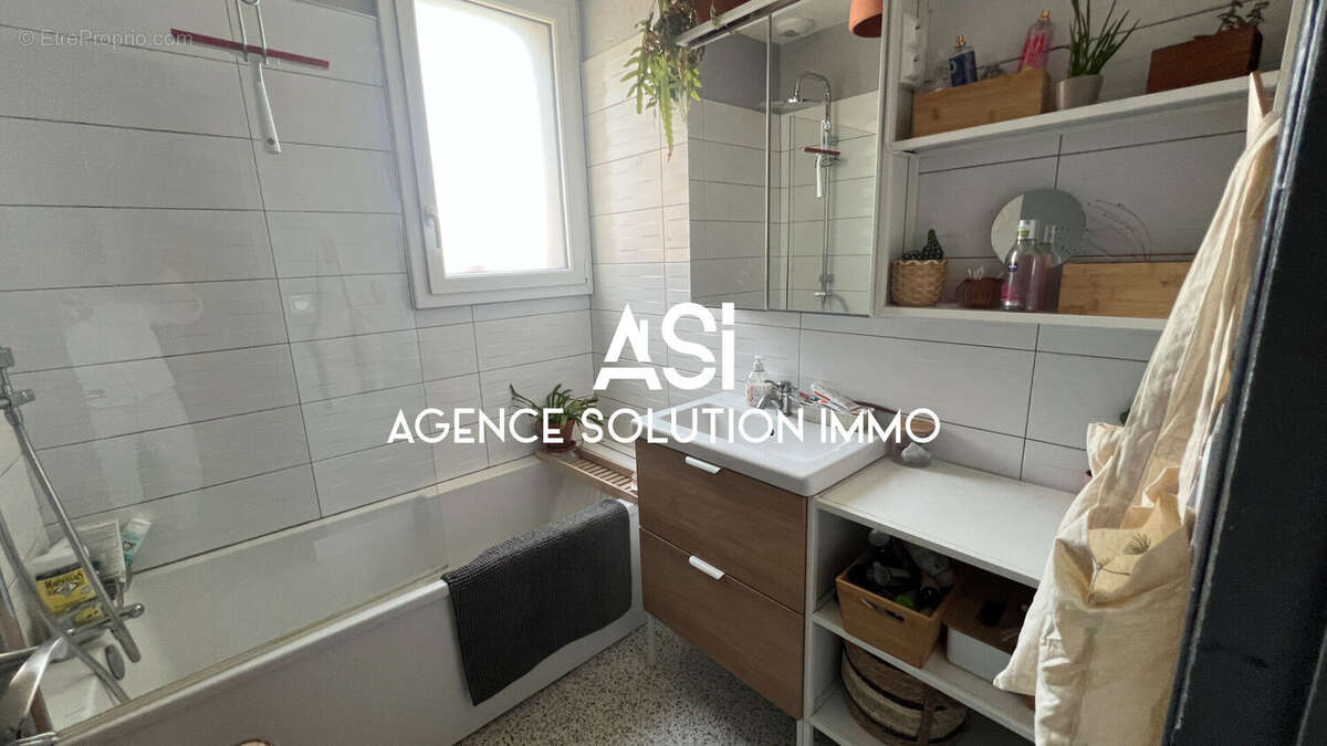 Maison à VILLAINES-LA-JUHEL