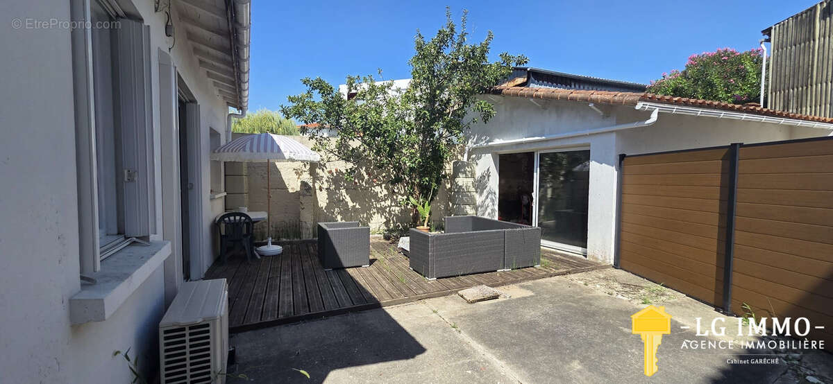 Appartement t1+, terrasse, dépendance, proche plages - photo 22