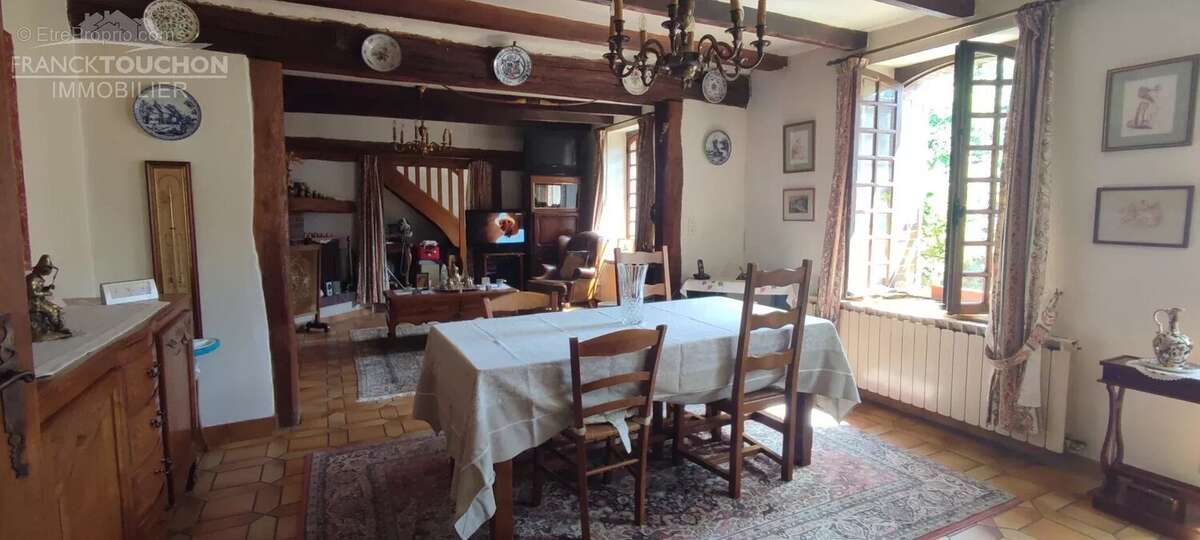 Maison à PERS-EN-GATINAIS