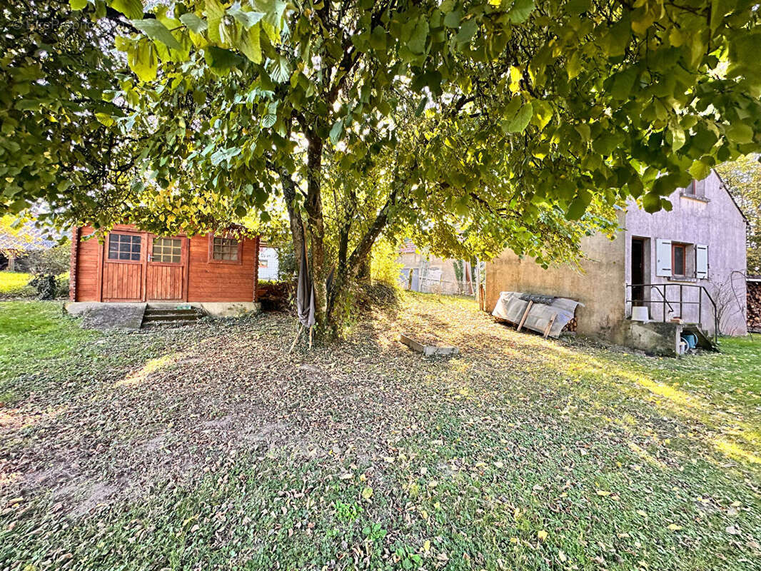 Maison à IVOY-LE-PRE