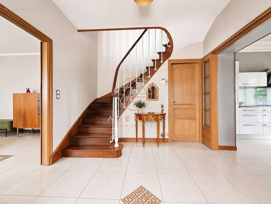 Maison 104 m² à Villiers-Sur-Marne  - photo 2