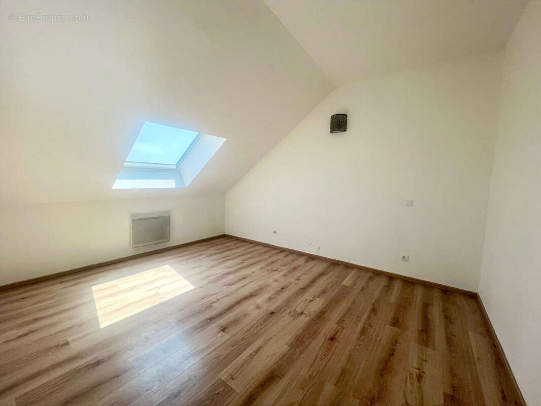 Appartement à BRIE-COMTE-ROBERT