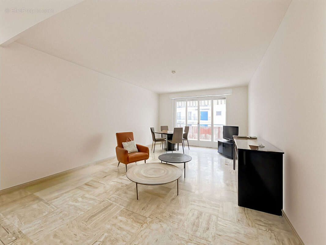 Appartement à LE CANNET